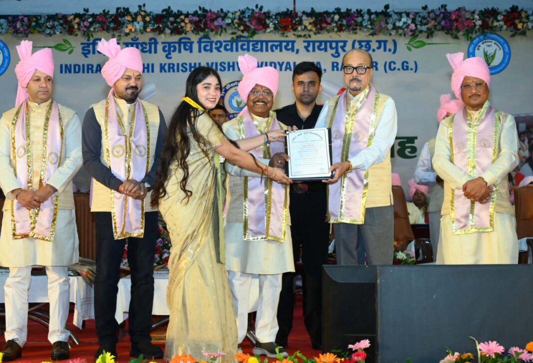 रायपुर : इकोनॉमी के विकास के लिए वैल्यू एडिशन आधारित उत्पादन करना होगा – राज्यपाल डेका