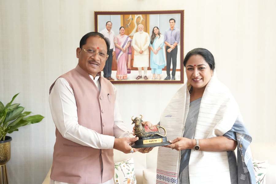 रायपुर : नई दिल्ली में मुख्यमंत्री विष्णु देव साय ने दिल्ली की मुख्यमंत्री रेखा गुप्ता से की सौजन्य भेंट