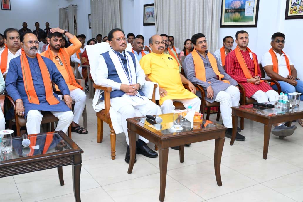 रायपुर : मन की बात में गूंजा छत्तीसगढ़ का गौरव : मुख्यमंत्री विष्णुदेव साय ने कहा – यह प्रदेश की प्रतिभा और विरासत को राष्ट्रीय सम्मान मिलने का क्षण