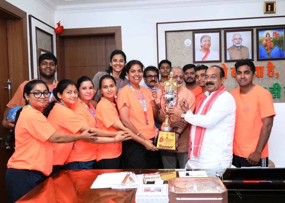 रायपुर : उप मुख्यमंत्री अरुण साव से फेडरेशन कप मिक्स्ड नेटबॉल चैंपियनशिप में रजत पदक जीतने वाले खिलाड़ियों ने की मुलाकात