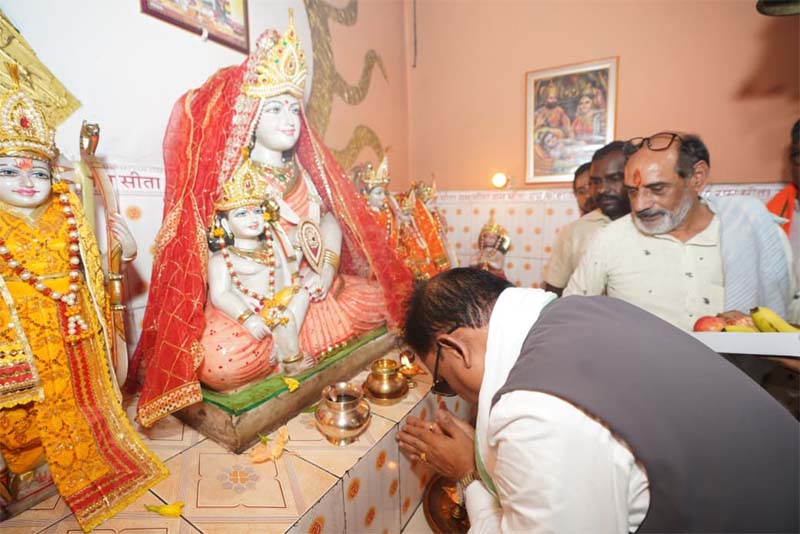 रायपुर : सुशासन तिहार के दौरान मुख्यमंत्री  विष्णुदेव साय पहुंचे कोसला धाम
