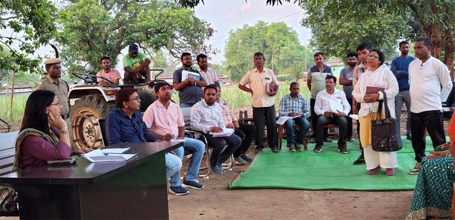 रायपुर : प्रधानमंत्री आवास निर्माण तेजी से पूरा कराने लगी जनचौपाल