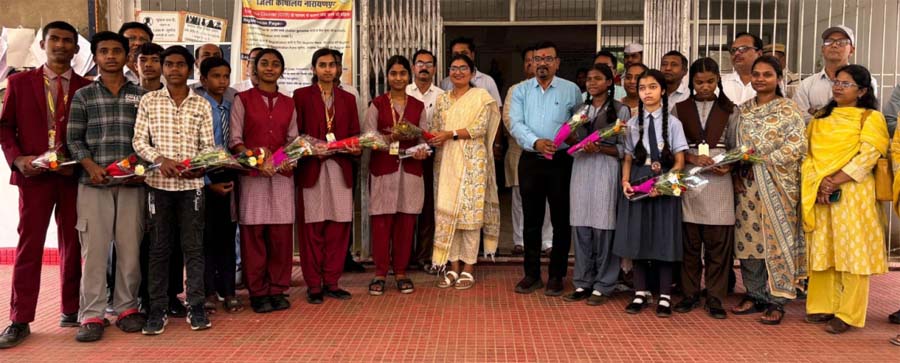 रायपुर : विशेष लेख : अबूझमाड़ की मेधा ने गढ़ दिया नया ‘नारायणपुर’: शिक्षा के शिखर पर वनांचल की गौरवगाथा