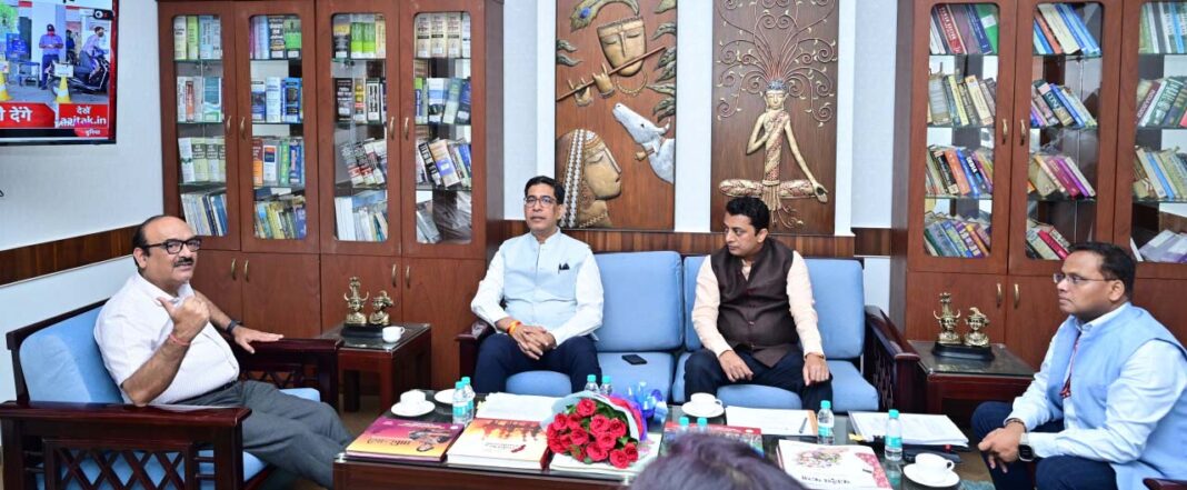 रायपुर : भारत सरकार भूमि संसाधन विभाग के सचिव ने मुख्य सचिव से की सौजन्य भेंट
