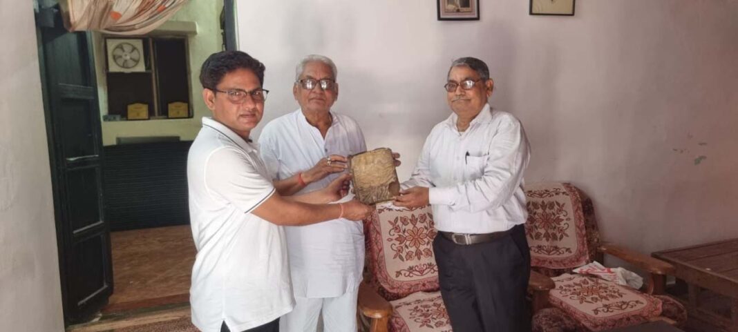 रायपुर : ज्ञान भारतम् मिशन के तहत संरक्षित हुई दुर्लभ पाण्डुलिपि, भारतीय पारंपरिक ज्ञान का महत्वपूर्ण दस्तावेज