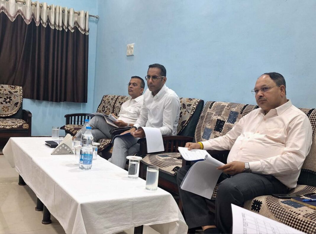 रायपुर : लोक निर्माण विभाग के सचिव ने सड़कों और भवनों के कार्यों की समीक्षा की