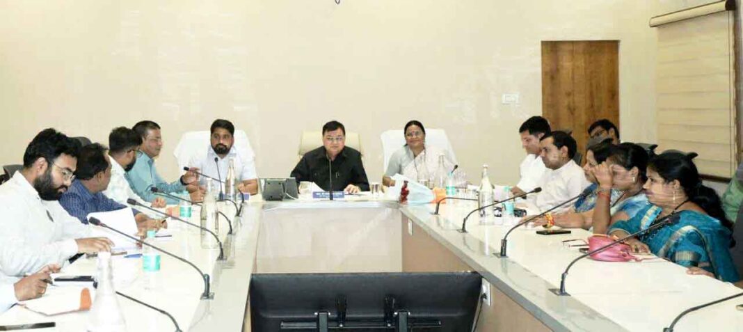 KORBA : विकास कार्यो में लापरवाही स्वीकार्य नहीं, समय पर कार्य प्रारंभ न करने वाली निर्माण एजेंसियों को किया जाए ब्लेक लिस्टेड – उद्योग मंत्री