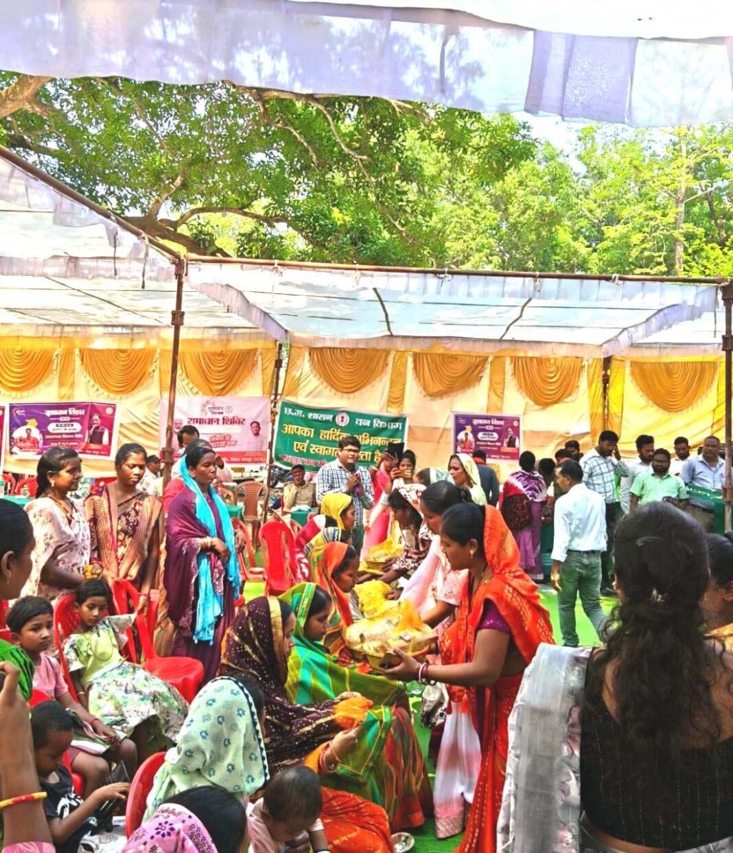 रायपुर : सुशासन तिहार 2026 : चोंगरीबहार शिविर में 4 बच्चों का अन्नप्राशन और 8 गर्भवती महिलाओं की गोद भराई संपन्न