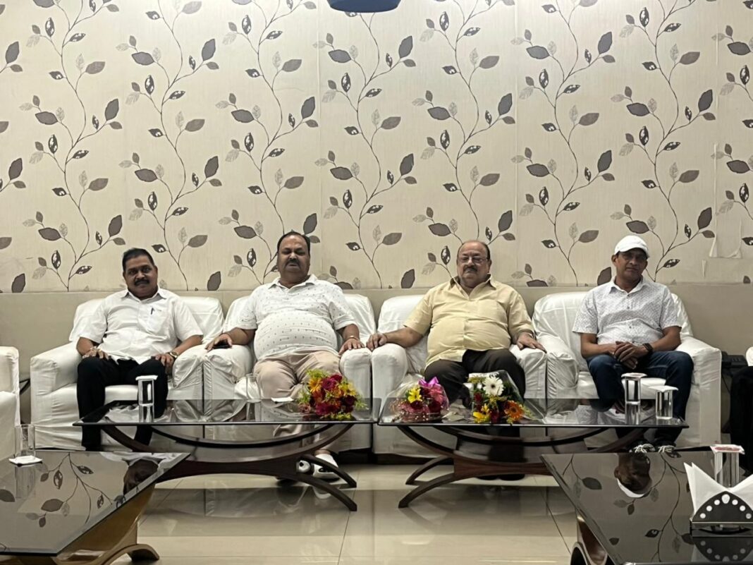 KORBA : कोयला मजदूर सभा के केंद्रीय अध्यक्ष बजरंगी शाही एवं संभागीय प्रभारी केदार नाथ अग्रवाल का गेवरा में भव्य स्वागत