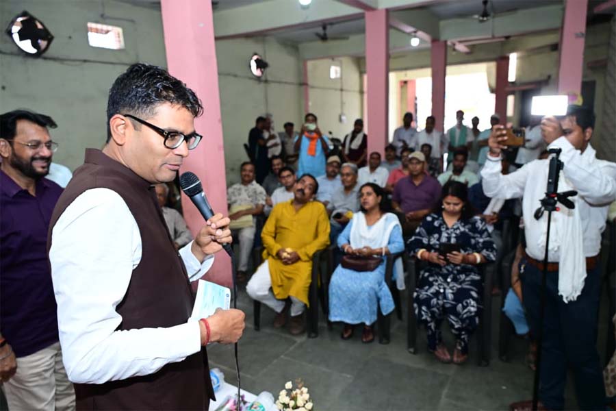 रायपुर : रायगढ़ में पहाड़ मंदिर समिति की बैठक में शामिल हुए वित्त मंत्री ओपी चौधरी
