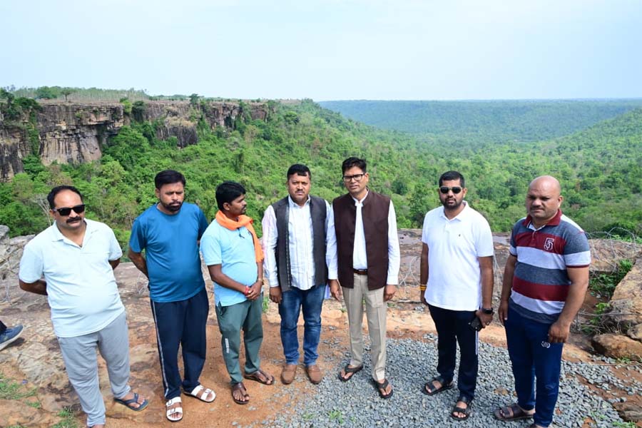 रायपुर : वित्त मंत्री ओपी चौधरी ने मटनार बैराज परियोजना का किया निरीक्षण
