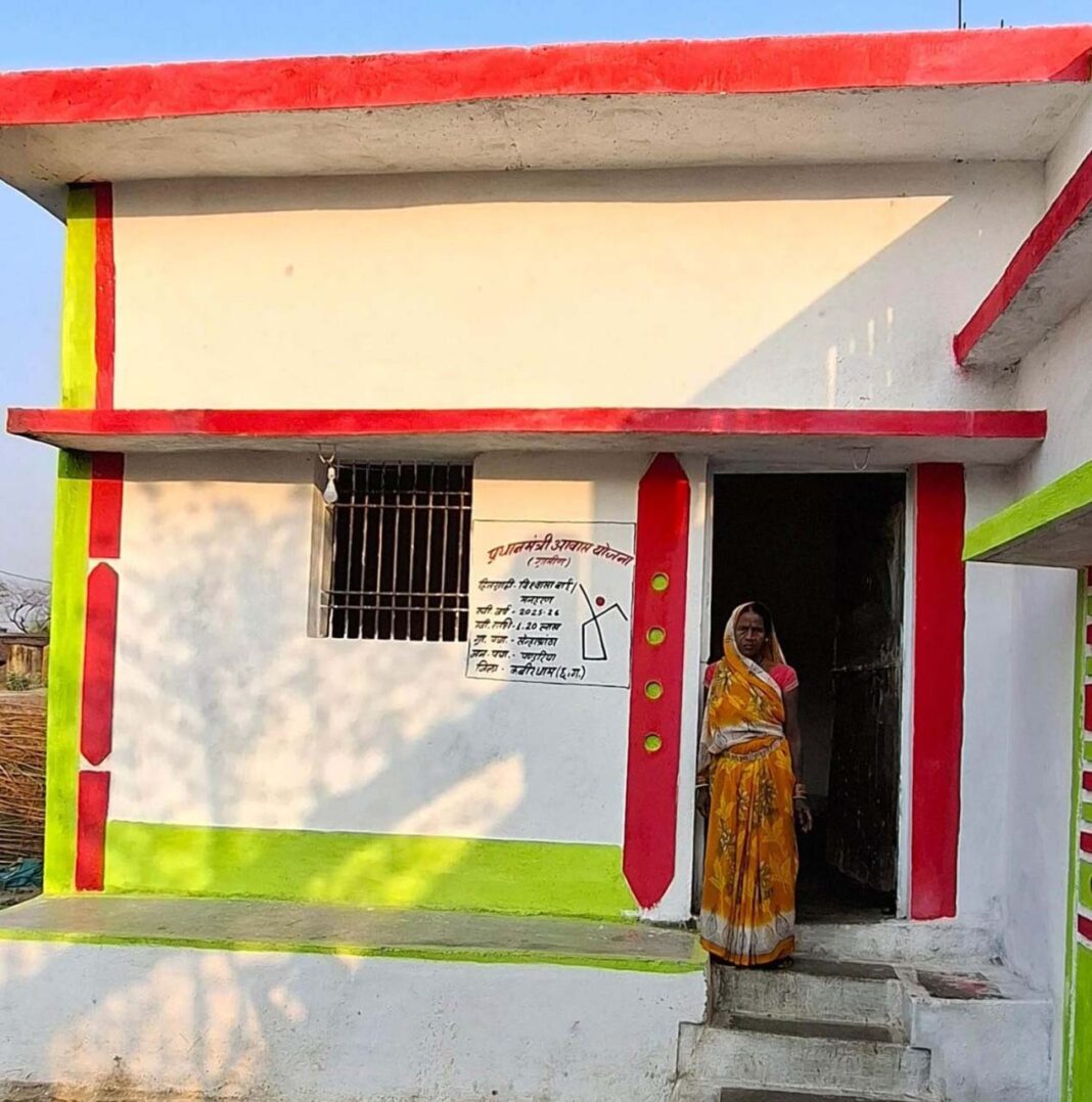 रायपुर : प्रधानमंत्री आवास योजना से बदली विश्वासा बाई की जिंदगी