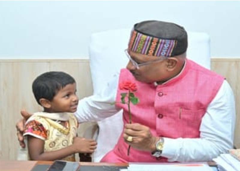 रायपुर : विशेष लेख : ‘बगिया से बस्तर’ तक गूंजा सुशासन का स्वर-जनता से सीधा संवाद बना विश्वास का आधार