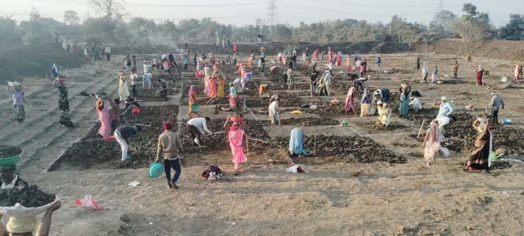 रायपुर : जल संरक्षण के साथ मिल रहा बंपर रोजगार, मोर गांव, मोर तरिया’ अभियान से संवर रहे ग्रामीण क्षेत्र