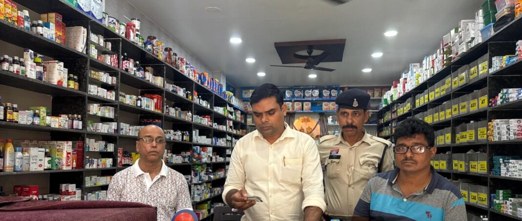 KORBA : सही दवा-शुद्ध आहार अभियान के तहत जिले के मेडिकल स्टोर्स में स्वापक एवं मनः प्रभावी औषधियों के क्रय-विक्रय की जांच
