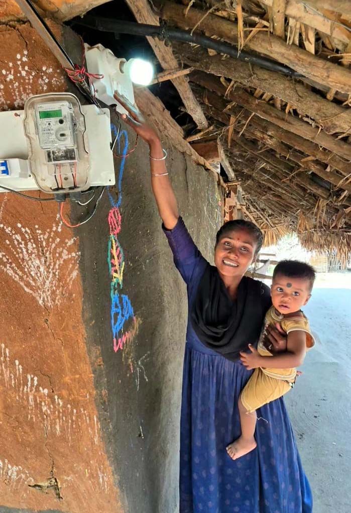 रायपुर : सुकमा के दुर्गम पुसगुड़ा गांव में दशकों बाद पहुँचा उजियारा, टूटा अंधकार का साम्राज्य