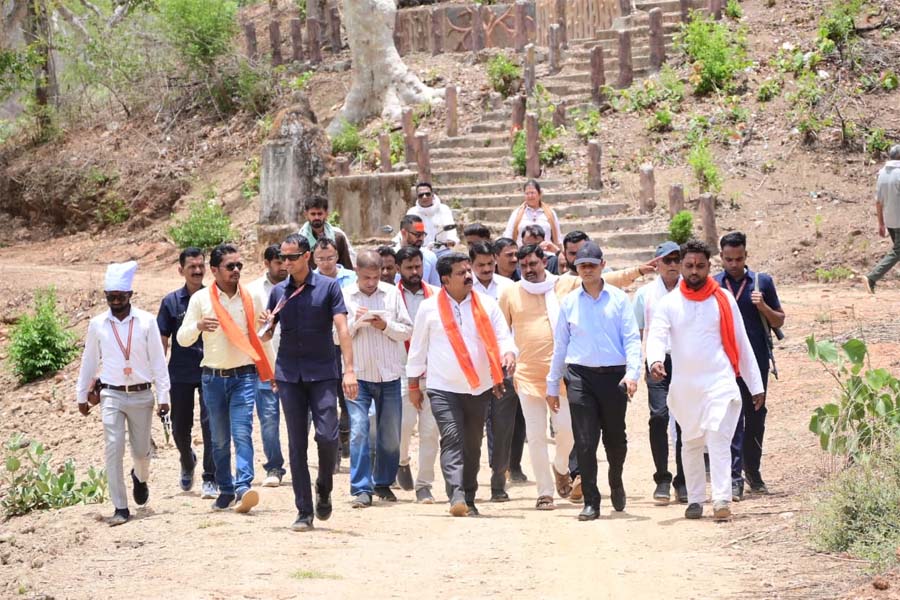 रायपुर : उप मुख्यमंत्री विजय शर्मा ने भोरमदेव कॉरिडोर निर्माण का किया निरीक्षण, बैठक लेकर की प्रगति की गहन समीक्षा
