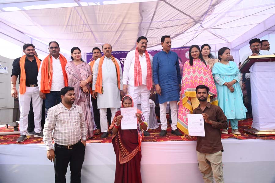 रायपुर : मोहतरा समाधान शिविर में 834 आवेदन प्राप्त, 246 मामलों का मौके पर निराकरण