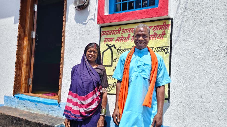 रायपुर : प्रधानमंत्री आवास योजना से बदल रही है कई परिवारों की जिंदगी, महतारी वंदन योजना से भी महिलाओं को मिल रहा है संबल