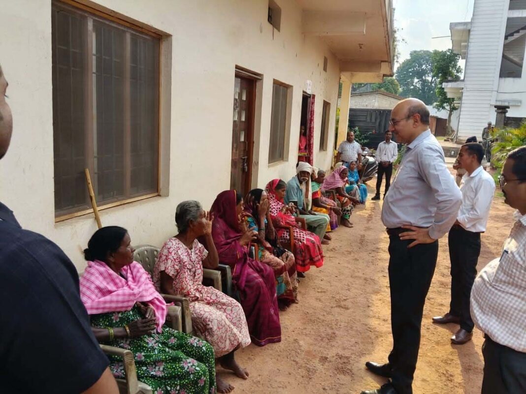 रायपुर : राष्ट्रीय मानव अधिकार आयोग के विशेष प्रतिवेदक सुभाष चन्द्र ने जशपुर में वृद्धाश्रम एवं नशामुक्ति केंद्र का किया निरीक्षण