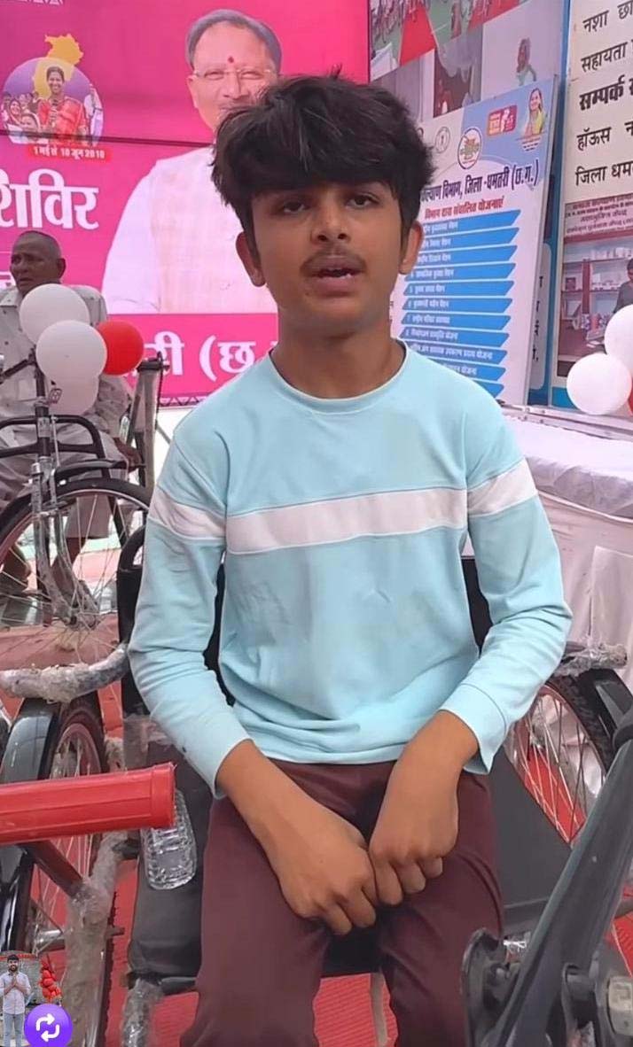 रायपुर : संघर्ष से सफलता का सफर : नागेश के हौसलों को मिले ट्राइसाइकिल के पहिए