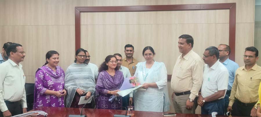 रायपुर : संचालक योजना रोक्तिमा यादव को दी गई भावभीनी विदाई