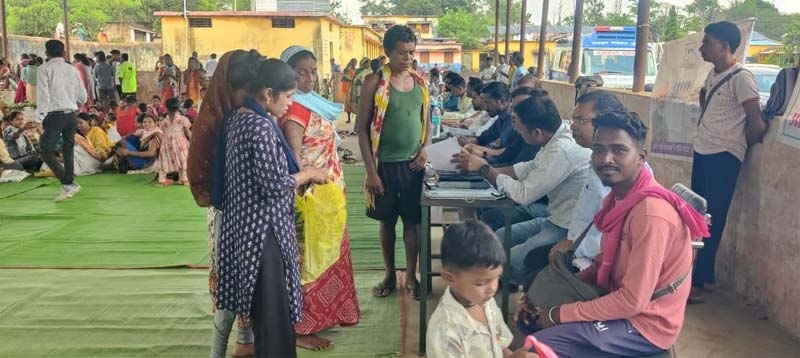 रायपुर : सुशासन एक्सप्रेस से बढ़ी लोगों की उम्मीद गांव-गांव पहुंच रहा जनकल्याणकारी योजनाओं का लाभ