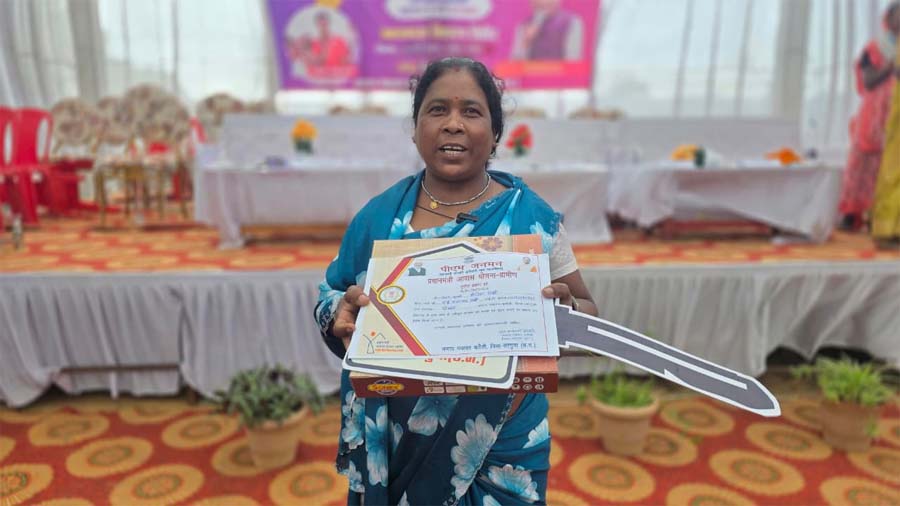रायपुर : सुशासन तिहार 2026 ने बदली मोनिका तिर्की की जिंदगी, अब टपकती छत नहीं बल्कि पक्के घर का मिला सुकून
