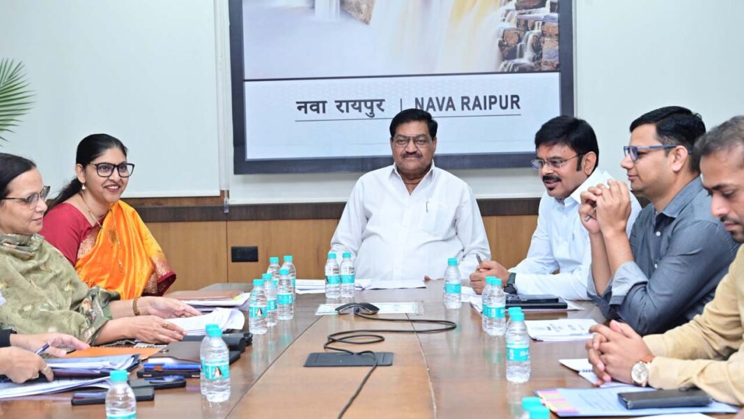 रायपुर : धान उठाव, कस्टम मिलिंग और पीडीएस व्यवस्था की खाद्य मंत्री दयालदास बघेल ने की विस्तृत समीक्षा