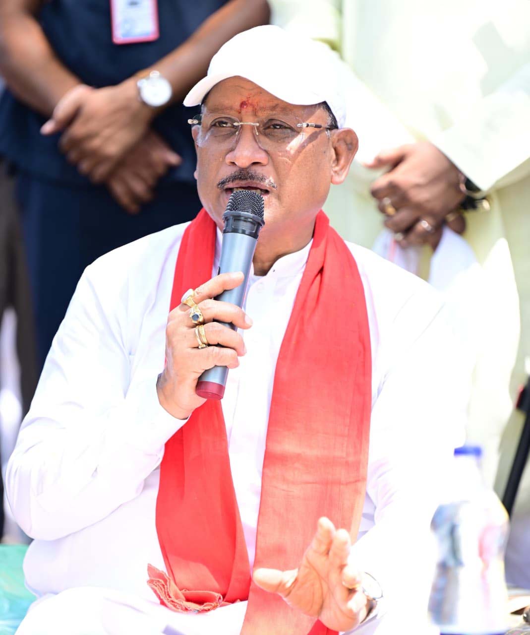 रायपुर : आम की छांव में बदले सपनों के मायने : मुख्यमंत्री ने कहा अब करोड़पति दीदी बनने की सोचिए