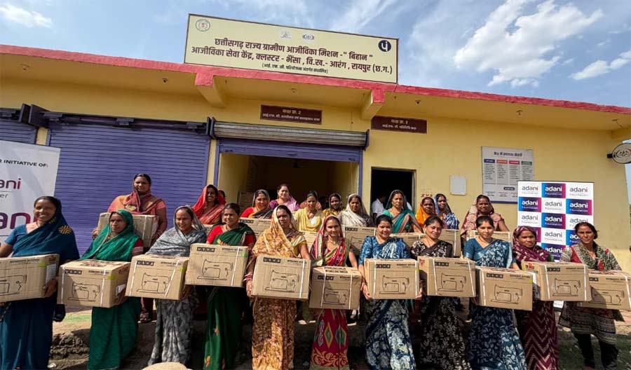 रायपुर : मुख्यमंत्री विष्णु देव साय की घोषणा का त्वरित असर : कोसरंगी की दीदियों को मिली 50 निःशुल्क सिलाई मशीनें