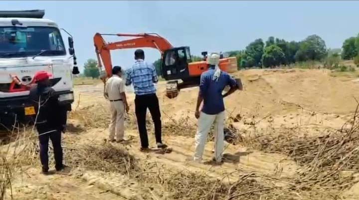 रायपुर : केवई नदी में अवैध रेत खनन पर प्रशासन की बड़ी कार्रवाई