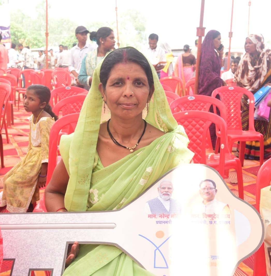 रायपुर : सावित्री नाग और मोनिका यादव के पक्के मकान का सपना हुआ पूरा