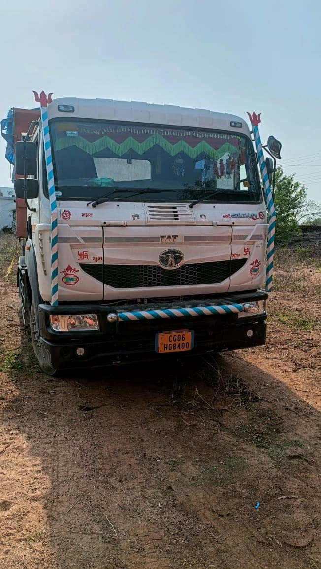 रायपुर : रेत और गिट्टी से भरे 5 हाइवा जब्त, खनिज विभाग की बड़ी कार्रवाई