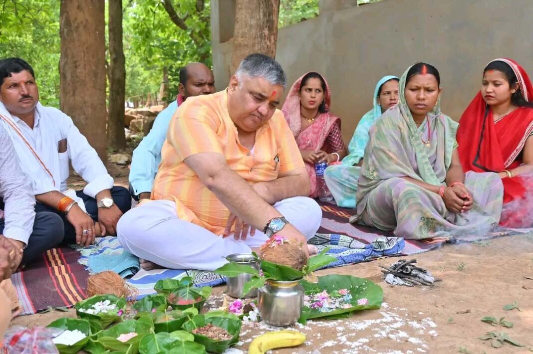 रायपुर : छत्तीसगढ़ की धार्मिक विरासत के संरक्षण और विकास के लिए राज्य सरकार प्रतिबद्ध – धर्मस्व मंत्री राजेश अग्रवाल
