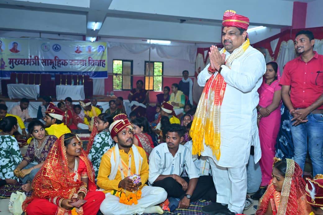 रायपुर : मुख्यमंत्री सामूहिक कन्या विवाह- दुर्ग में 19 जोड़े बंधे परिणय सूत्र में