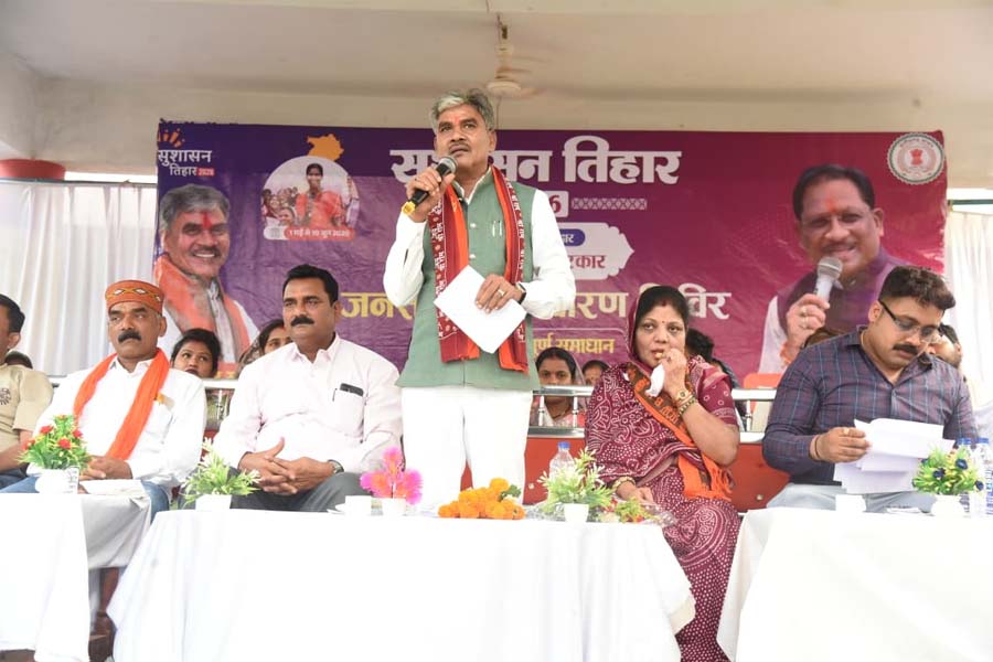 रायपुर : सुशासन तिहार-2026 : दुर्ग के चीचा जनसमस्या निवारण शिविर में 300 आवेदनों का हुआ निराकरण