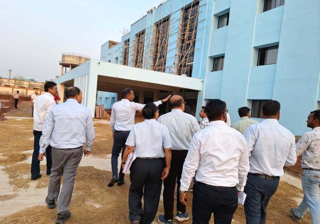 रायपुर : सड़क खंडों के समग्र विकास की कार्ययोजना बनाकर करें काम, भविष्य की जरुरतों के अनुरूप एक साथ स्वीकृत कराएं फ्लाई-ओवर्स’