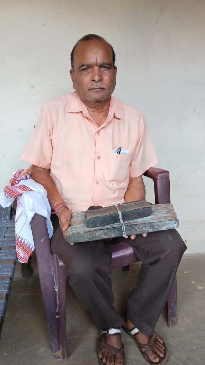 रायपुर : ताड़पत्रों में कैद इतिहास : कराकी गांव के शाह परिवार ने बचा रखी है सदियों पुरानी विरासत
