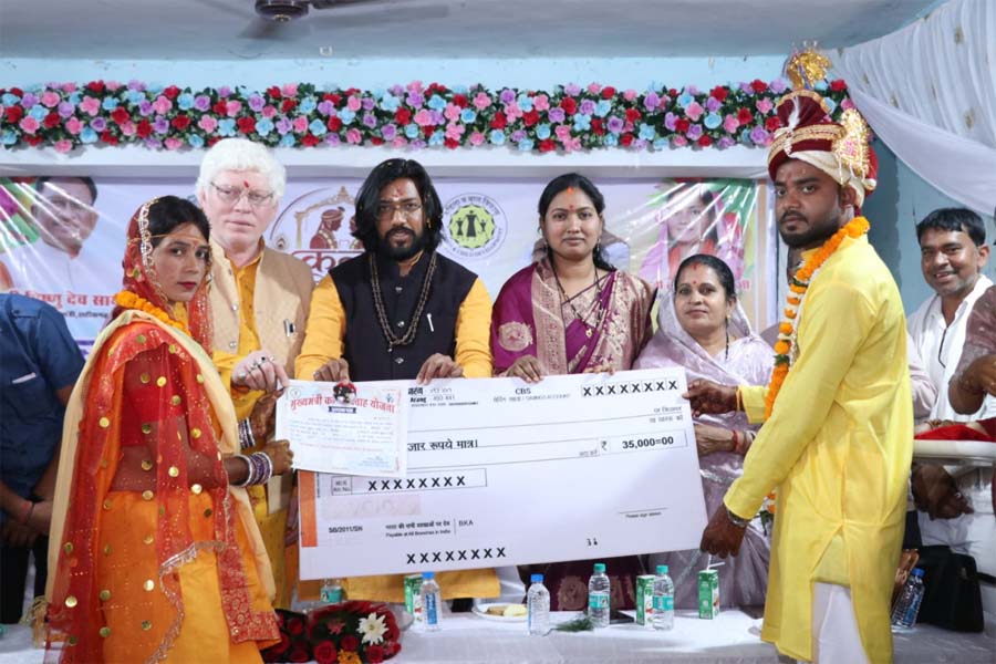 रायपुर : मुख्यमंत्री विष्णुदेव साय के मार्गदर्शन में जिले के तीन स्थलों पर सामूहिक विवाह संपन्न
