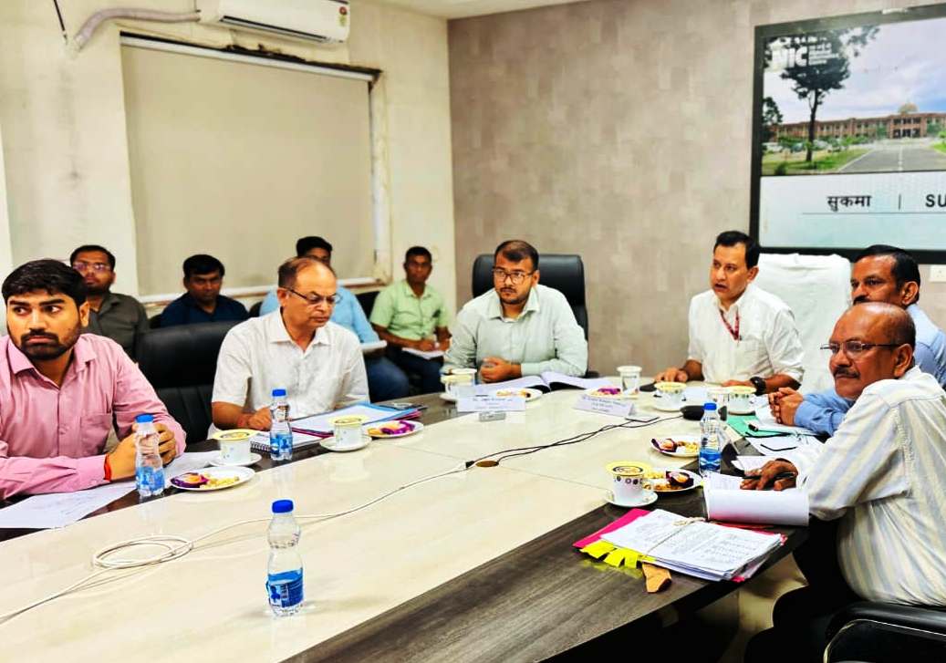 रायपुर : राष्ट्रीय जल जीवन मिशन के संचालक कमल किशोर सोन पहुंचे सुकमा और दंतेवाड़ा