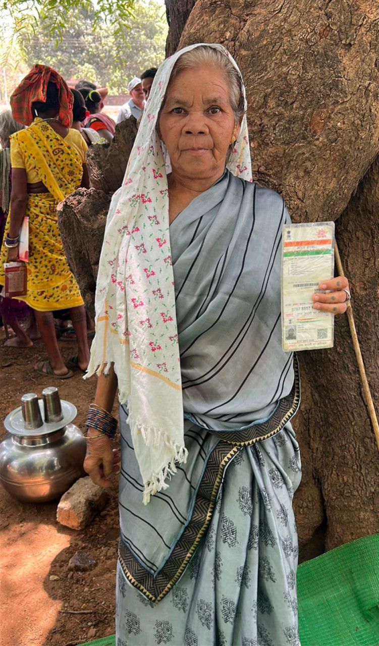 रायपुर : अबूझमाड़ के घने जंगलों से निकलकर शहर तक पहुंची ‘वय वंदना योजना’