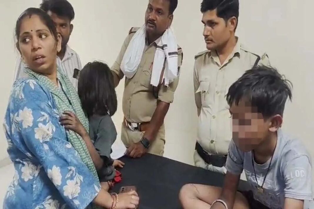मध्य प्रदेश: छतरपुर में दिल दहला देने वाली वारदात, पिता ने अपने बच्चों को कमरे में बंद कर लगाई आग, मासूम चिल्लाते रहे-मम्मी बचाओ…पापा मत जलाओ, मां ने फोन पर चीखें सुनी, पड़ोसियों ने दरवाजा तोड़कर जान बचाई