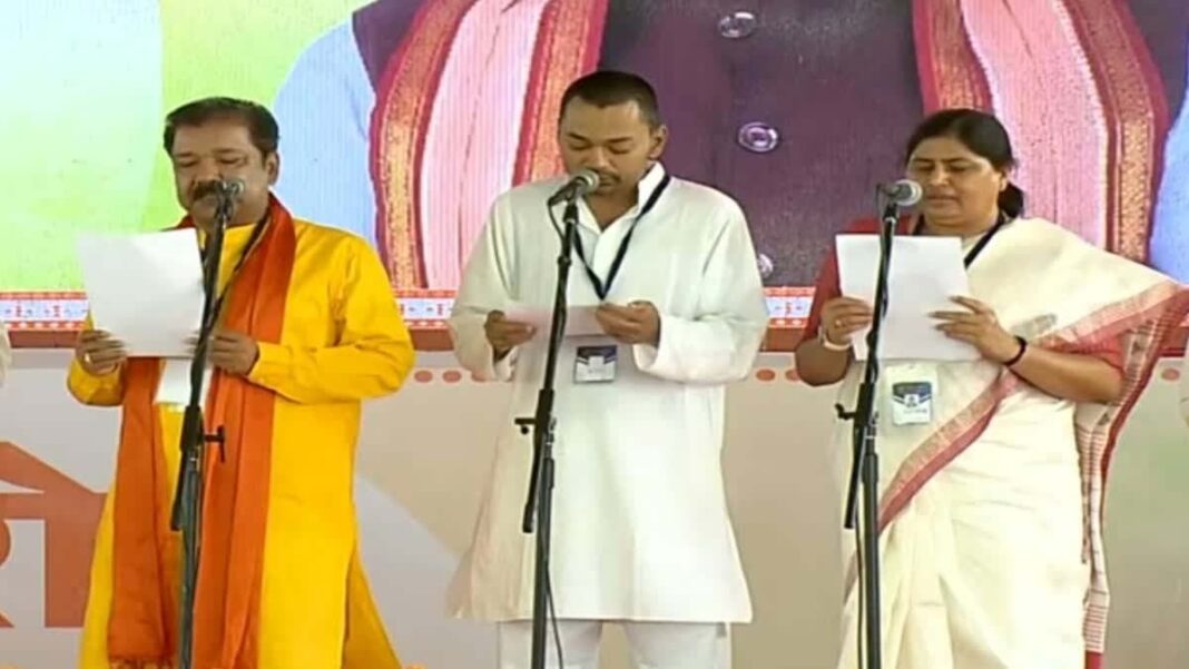 बिहार: सम्राट कैबिनेट का विस्तार- निशांत समेत 32 मंत्रियों ने ली शपथ, गृह विभाग अपने पास रखेंगे CM, स्वास्थ्य विभाग देखेंगे नीतीश के लाल, विजय सिन्हा को कृषि मंत्रालय, बीजेपी ने 3 पुराने चेहरों को किया ड्रॉप, सीनियर लीडर मंगल पांडे को भाजपा का राष्ट्रीय महासचिव बनाया जा सकता है