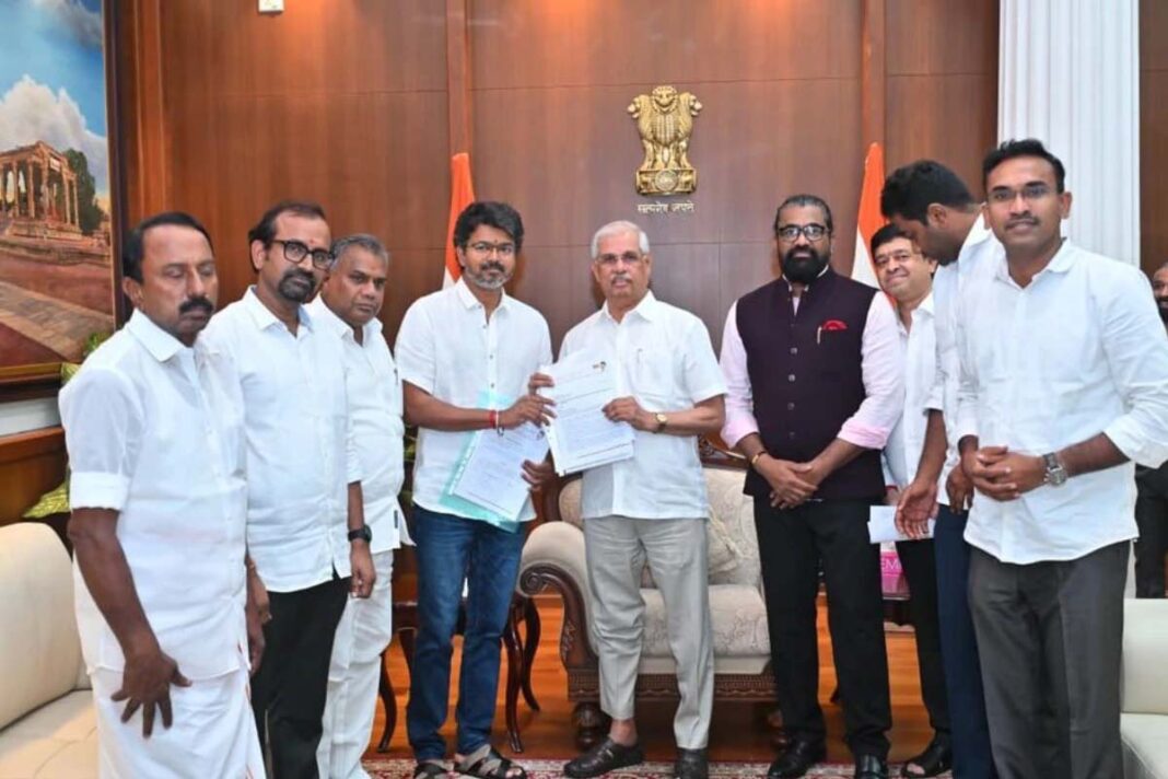 BIG NEWS: विजय ने राज्यपाल को 121 MLA के समर्थन का लेटर सौंपा, जल्द तमिलनाडु CM पद की शपथ ले सकते हैं: TVK विधायकों के रिसॉर्ट की सुरक्षा बढ़ाई गई