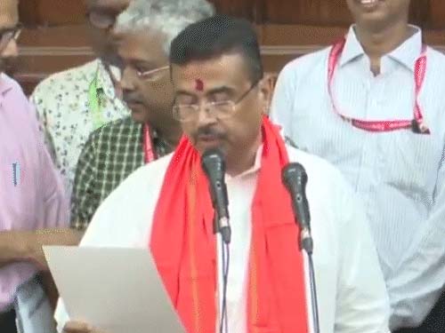 पश्चिम बंगाल: मुख्यमंत्री सुवेंदु अधिकारी ने नंदीग्राम सीट छोड़ी, भवानीपुर पास रखेंगे, विधानसभा में विधायक पद की शपथ ली; सरकार ने धार्मिक स्थलों पर तेज आवाज वाले लाउडस्पीकर पर रोक लगाई