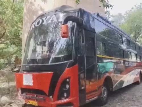 Breaking News: दिल्ली में 14 साल बाद फिर निर्भया जैसा कांड, चलती बस में महिला के साथ दो घंटे तक दरिंदगी, फिर सुनसान इलाके में फेंककर भागे आरोपी, ड्राइवर-कंडक्टर गिरफ्तार; गाड़ी पर 10 लाख का चालान