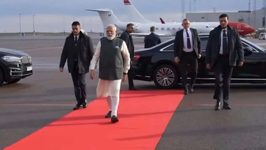 BIG NEWS: प्रधानमंत्री नरेंद्र मोदी नॉर्वे के लिए रवाना, 43 साल बाद किसी भारतीय पीएम का दौरा; तीसरे भारत-नॉर्डिक समिट में हिस्सा लेंगे