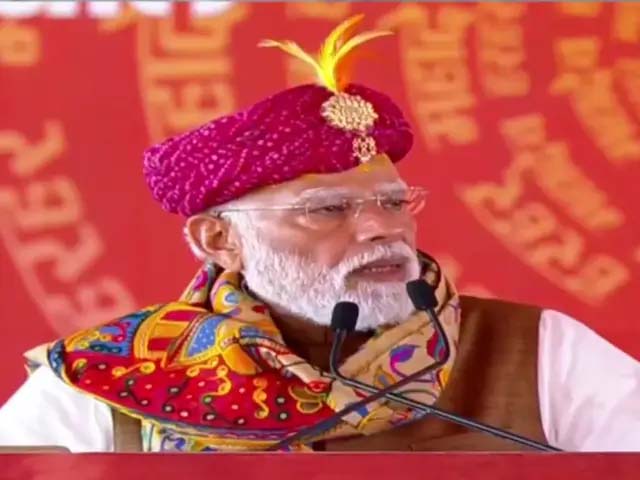 गुजरात: प्रधानमंत्री मोदी बोले- पोकरण परमाणु परीक्षण पर दुनिया हिल गई थी, विश्वभर की शक्तियां भारत को दबोचने मैदान में उतरीं, हम डटे रहे, डरे नहीं