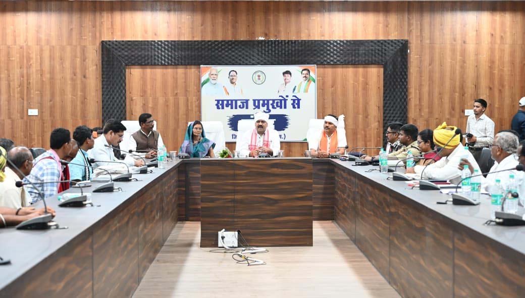रायपुर : नक्सल मुक्त बस्तर के नव निर्माण में समाज निभाए अग्रणी भूमिका – उप मुख्यमंत्री विजय शर्मा